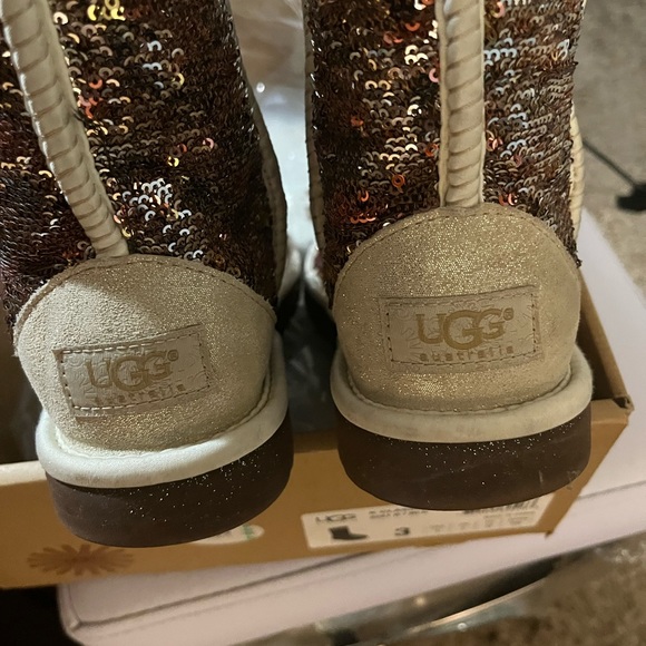 Sparkle Uggs like new - Picture 11 of 11